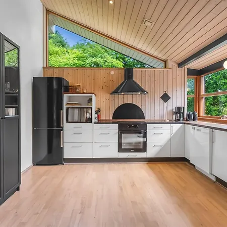 Rosaline - 500m From The Sea By Interhome *